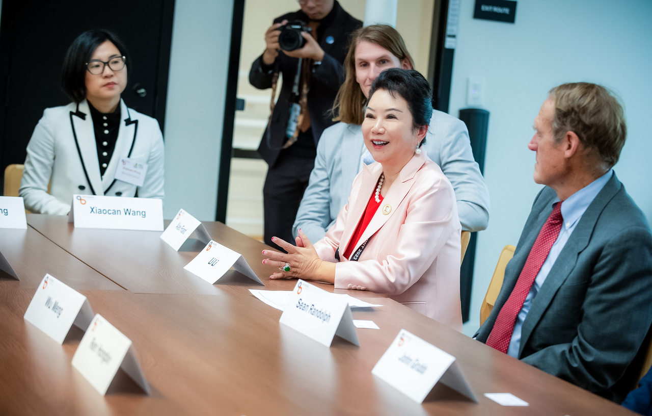 美宝集团董事局李俐参与贸促会活动